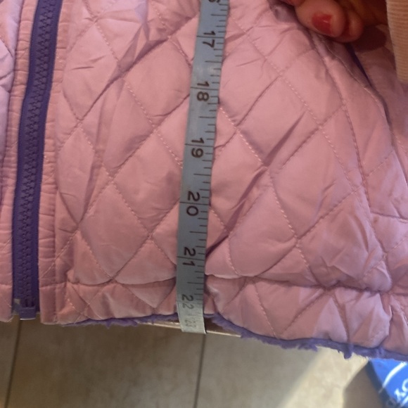 The North Face Purple Jacket. Woman’s. Should fit a medium. No tag - Picture 5 of 6
